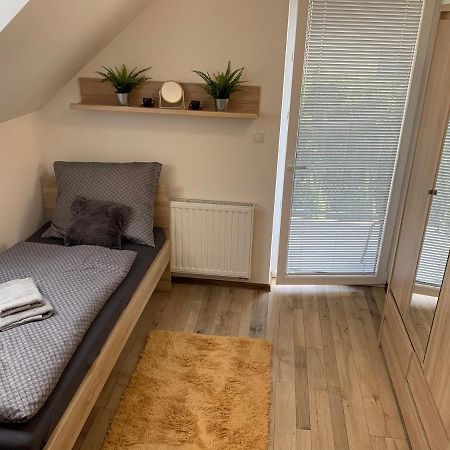 Cozy 2-Bedroom Vacation Apartment With Entire Top Floor Gaj  外观 照片