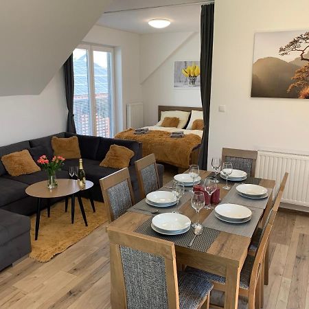 Cozy 2-Bedroom Vacation Apartment With Entire Top Floor Gaj  外观 照片