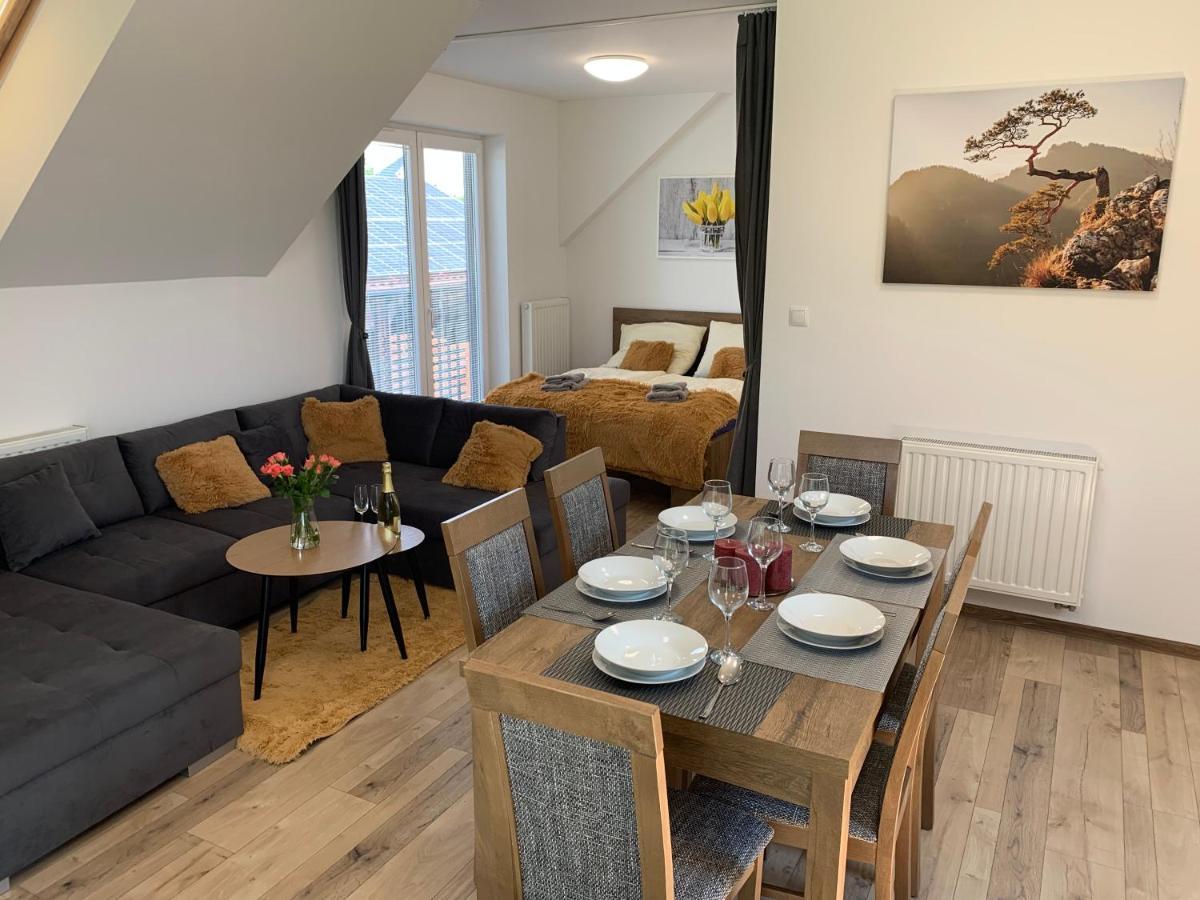 Cozy 2-Bedroom Vacation Apartment With Entire Top Floor Gaj  外观 照片