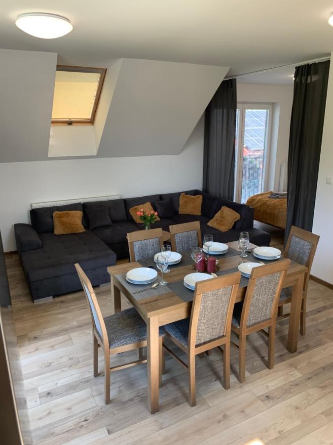 Cozy 2-Bedroom Vacation Apartment With Entire Top Floor Gaj  外观 照片